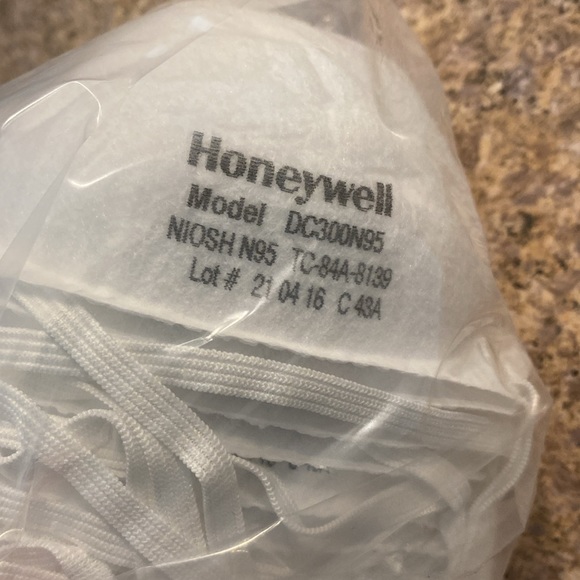 3 Packs Honeywell NIOSH N95 Disposable Respirator Not Surgical Masks DC300N95 - Picture 5 of 11